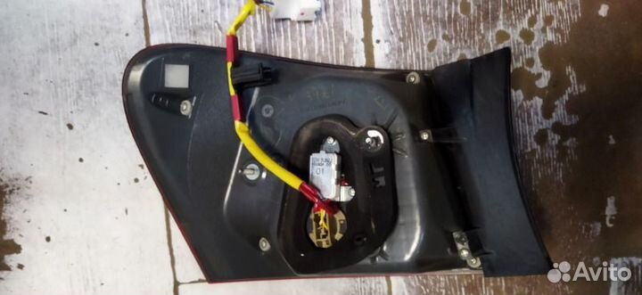 Стоп-сигнал задний правый Lexus Gs430 UZS190 3uzfe