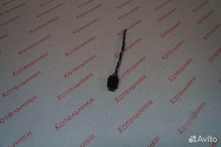 Nissan 21481-AV700 Разьем моторчика вентилятора