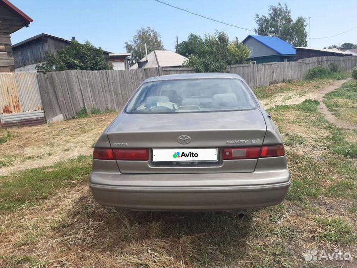 Toyota Camry 2.2 AT, 2000, 310 000 км