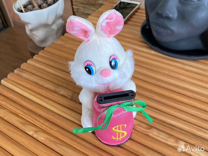 Игрушки пакетом для девочки отдам за шоколадку