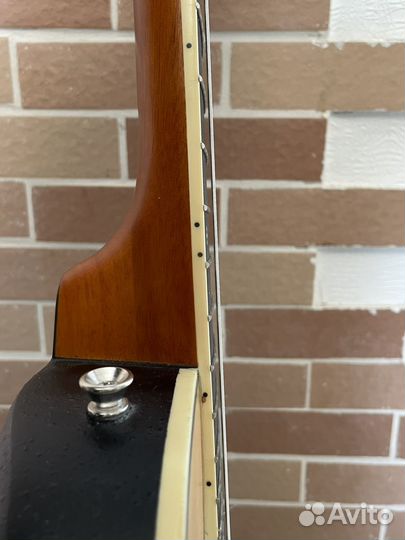 Акустическая гитара с подключением Ovation