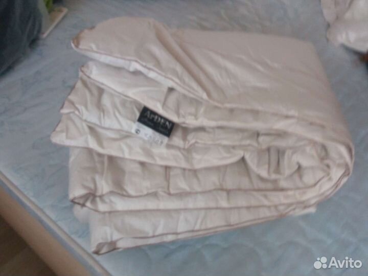 Одеяло 2х спальн.172*205 из вербл.шерсти/тик новое