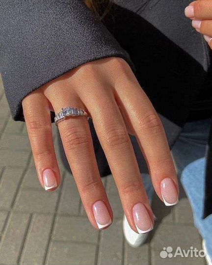 Наращивание ресниц, маникюр,педикюр в салоне