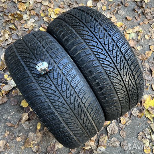 Goodyear UltraGrip 8 Performance 215/45 R17