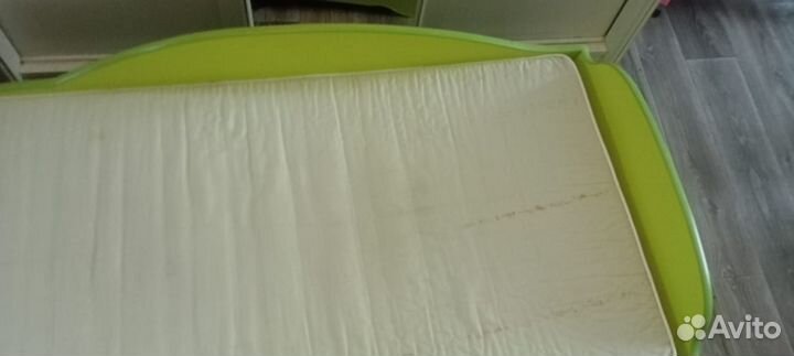 Детская кровать машина с матрасом