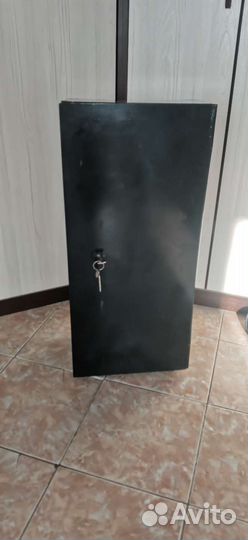 Сейф металлический