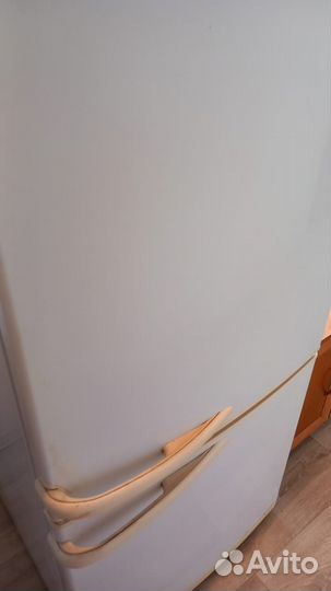 Продам холодильник на запчасти