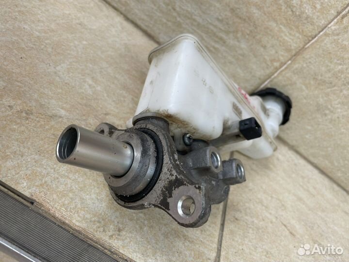 Цилиндр главный тормозной