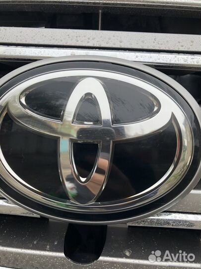 Стеклянная эмблема Toyota стекло в решетку S7EV5
