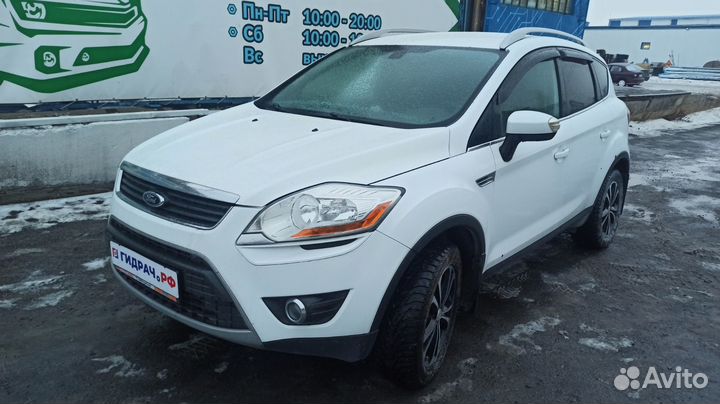 Накладка заднего крыла левого Ford Kuga 8V41S286D0