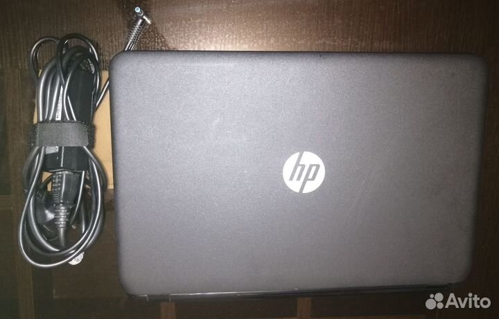 Ноутбук HP 15-r052sr черный (15.6