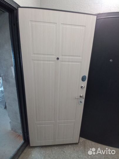 Металлическая дверь бу из новостроек