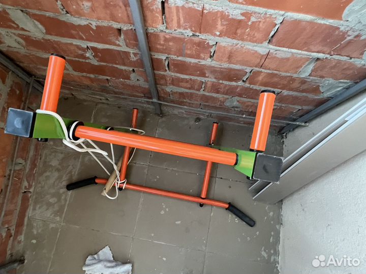 Турник настенный детский