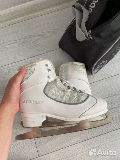 Коньки фигурные женские