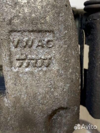 Суппорт задний левый Volkswagen Passat B6 2.0 BMR