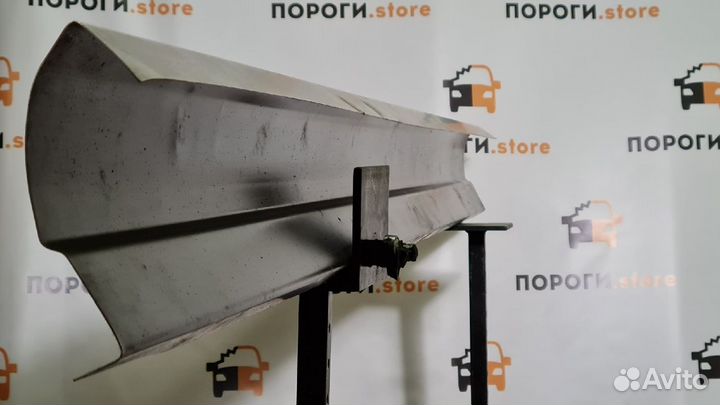 Кузовной порог левый Volkswagen Golf 4