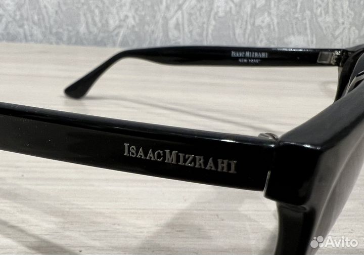 Солнцезащитные очки фирменные