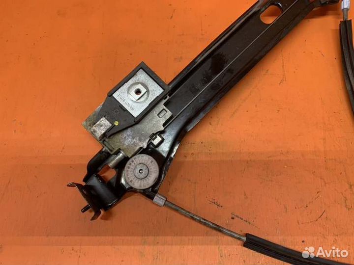 Стеклоподъемник двери правый Chevrolet Camaro 5