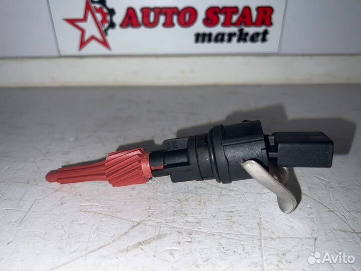 Датчик скорости новый Audi A3(8L) /Bora/Caddy/Golf