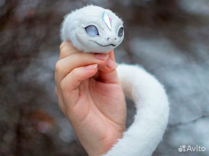 Игрушки ручной работы Белоснежная змейка