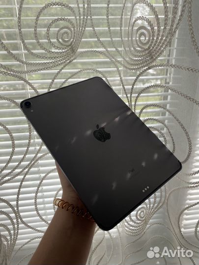 iPad Pro 11 256GB С симкой (2018, 3-Gen)