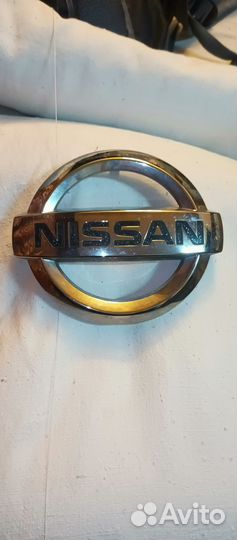 Эмблема NIssan