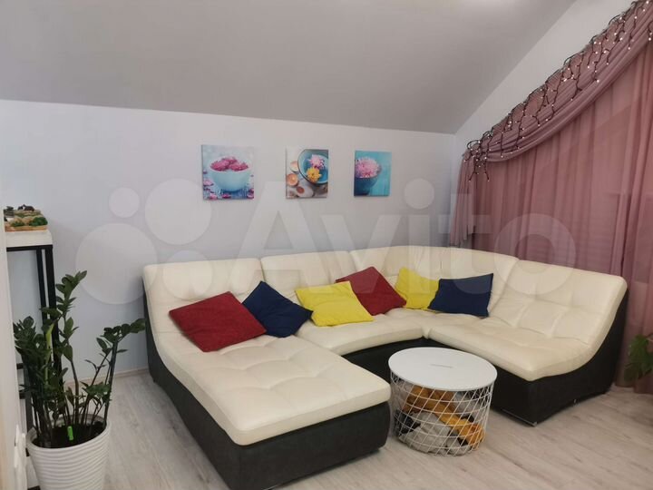 4-к. квартира, 120 м², 3/3 эт.