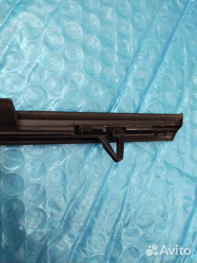 Молдинг стекла двери Toyota RAV4 50 перед правый