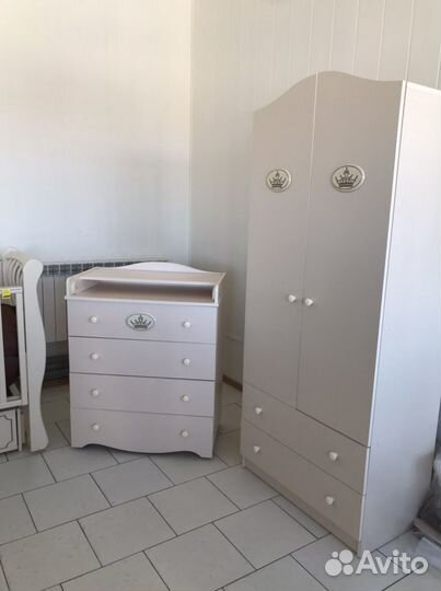 Детские кроватки, комод и шкаф