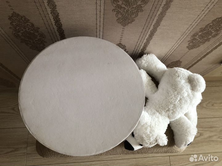 Подарочная картонная круглая коробка