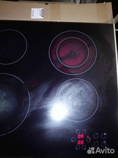 Встраиваемая стеклокерамическая панель ariston