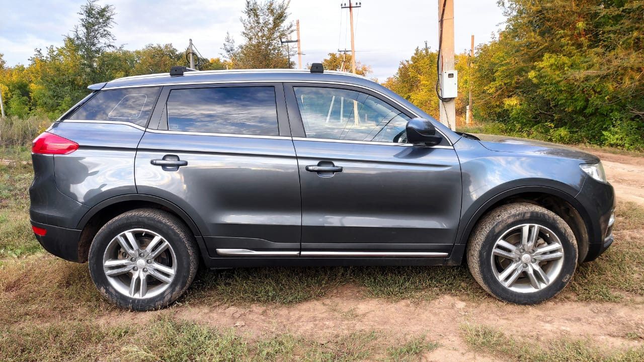 Geely Atlas: фото владельца