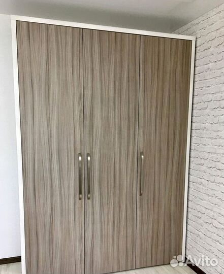 Гардеробная на заказ двери распашные