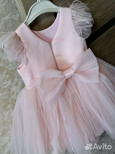 Нарядное платье на девочку 104р-р