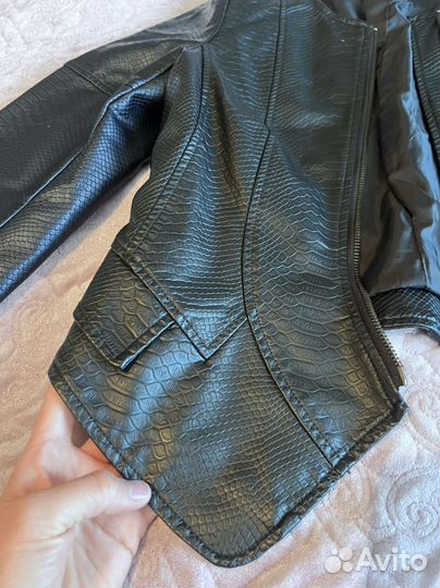 Куртка кожаная женская демисезонная