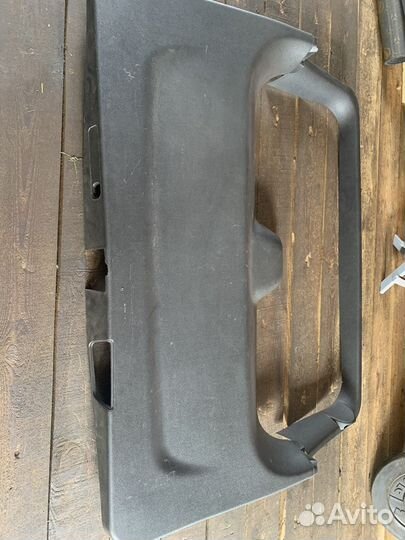 Накладка двери багажника Tahoe GMT900