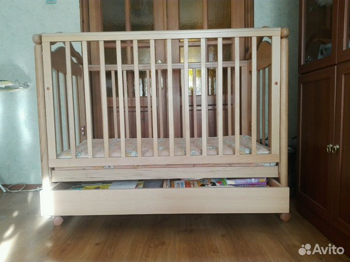 Детская кроватка