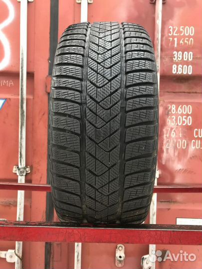 Pirelli Winter Sottozero 3 235/40 R19 96V