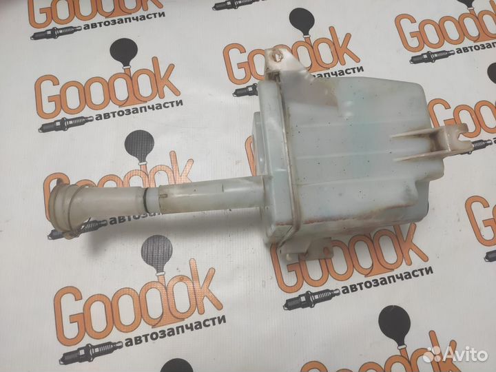 Бачок стеклоомывателя Nissan Primera P10