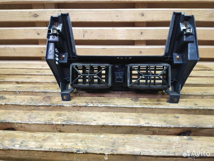 Дефлектор обдува салона верхний Nissan Teana J31