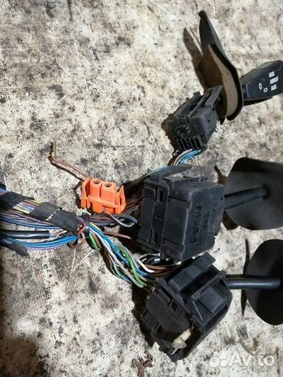 Подрулевой переключатель BMW 7 E32