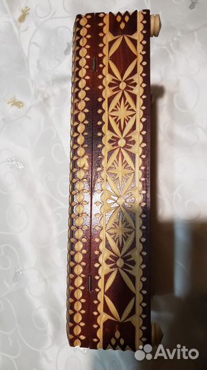 Деревянная шкатулка