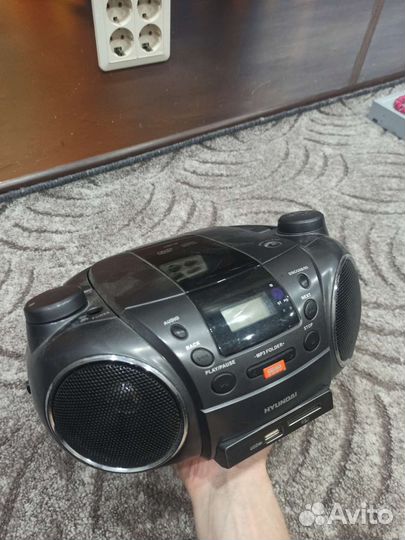 Музыкальный центр Hyundai (на запчасти)