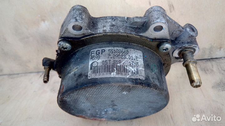 Насос вакуумный Z19DTH на Опель Астра Н Зафира Б