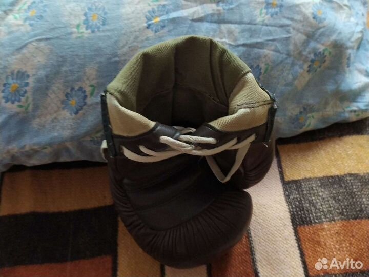Боксерские перчатки
