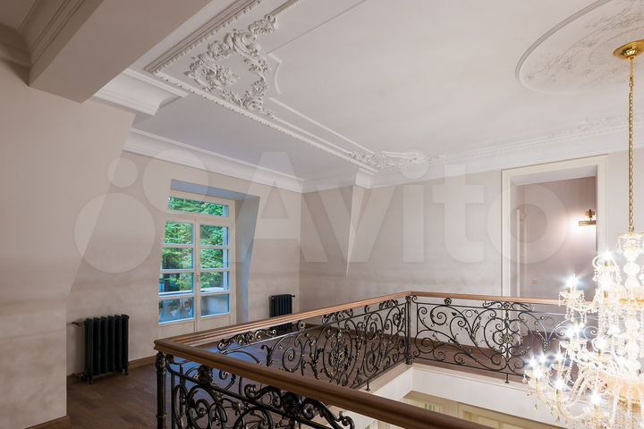 Дом 850 м² на участке 25 сот.