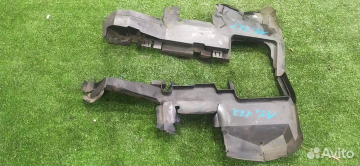 Воздуховоды радиатора пара Audi A5 caeb 2011