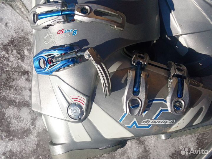 Горные лыжи женские в отличном состоянии