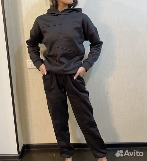 Женский спортивный костюм