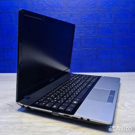 Ноутбук Samsung NP300E5A-S08RU